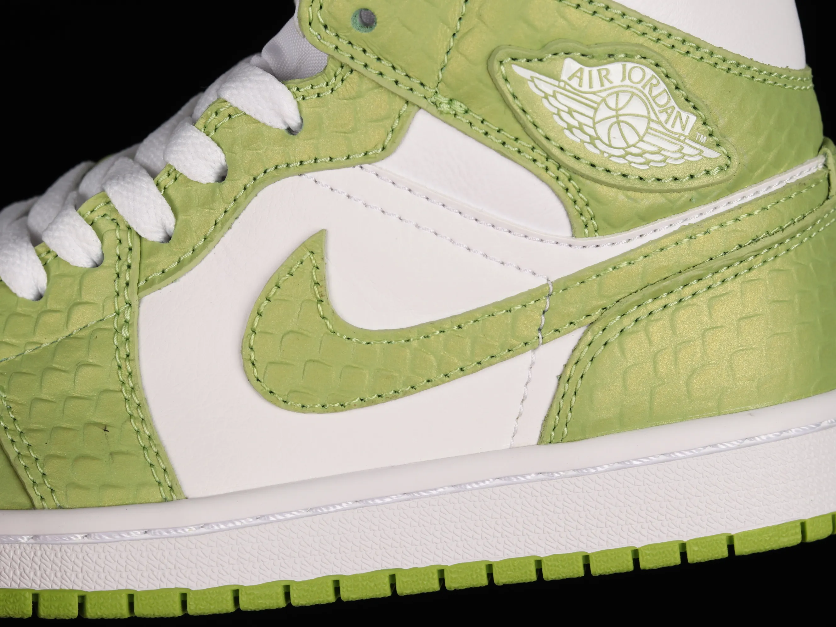 All categories Air Jordan Jordan series basketball shoes Air Jordan 1 Mid G version pure original Air Jordan 1 Mid SE "Green Python" AJ1 Joe 1 Green Snake DV2959-113